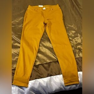 Time and Tru Women's Yellow Jeggings